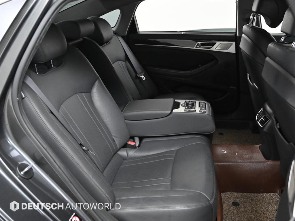 Genesis G80 - Vista 12