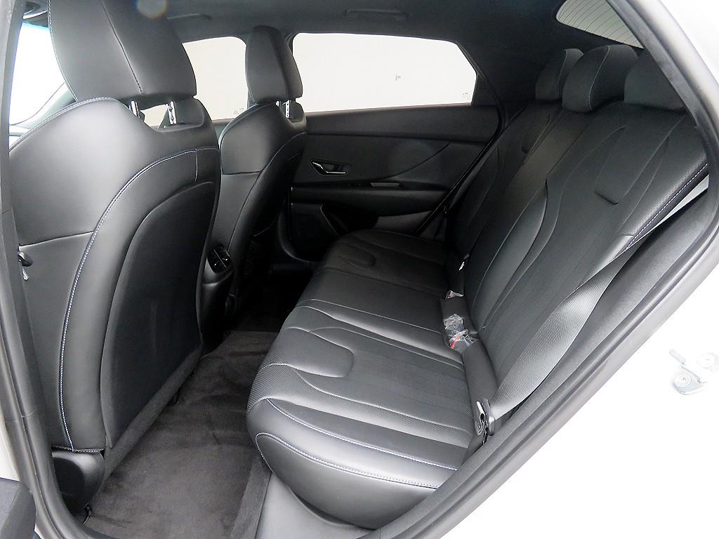 HYUNDAI Avante - Vista 7