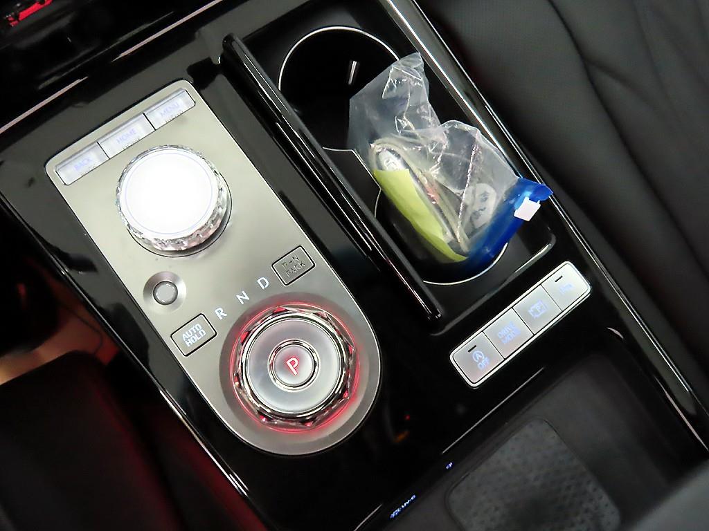 Genesis G80 - Vista 10