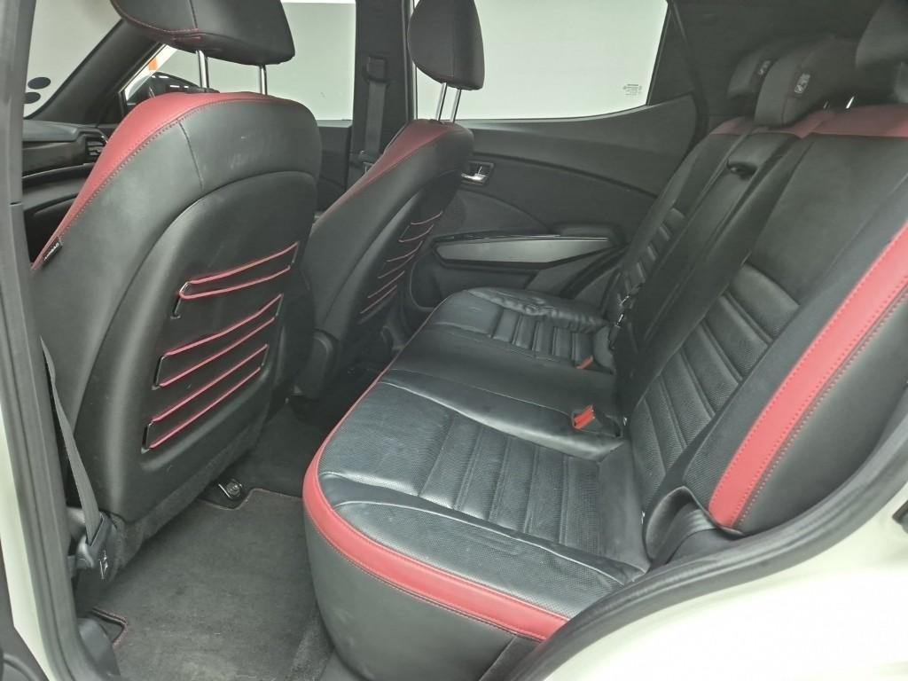 Ssangyong Tivoli - Vista 12