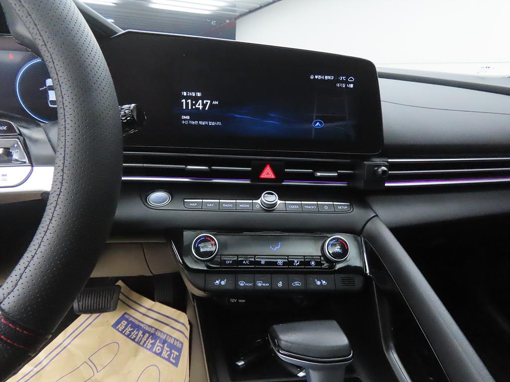 HYUNDAI Avante - Vista 9