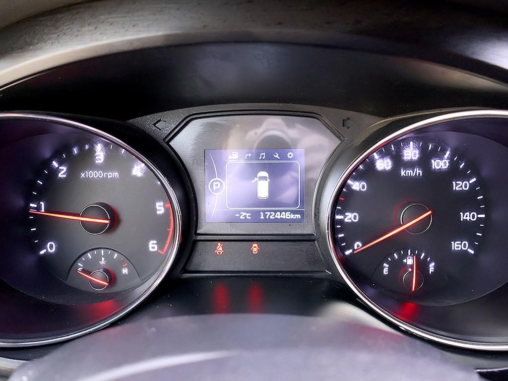 KIA Carnival - Vista 11