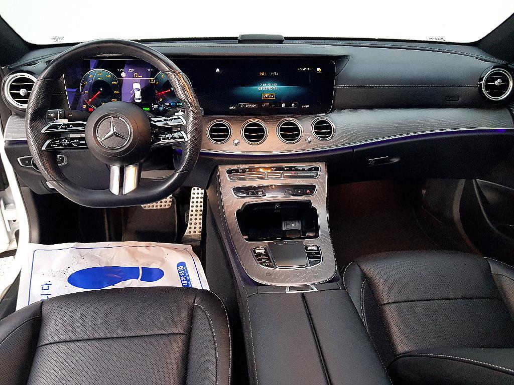 Mercedes Benz E class - Vista 5