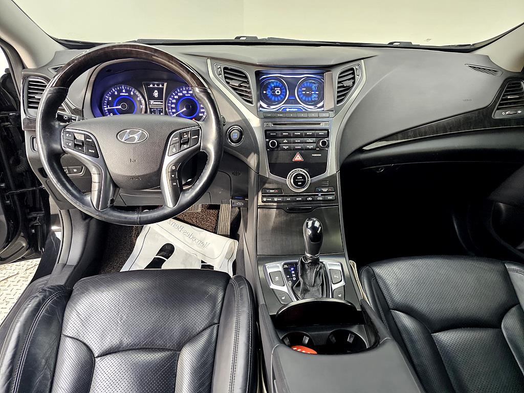 HYUNDAI Grandeur - Vista 5