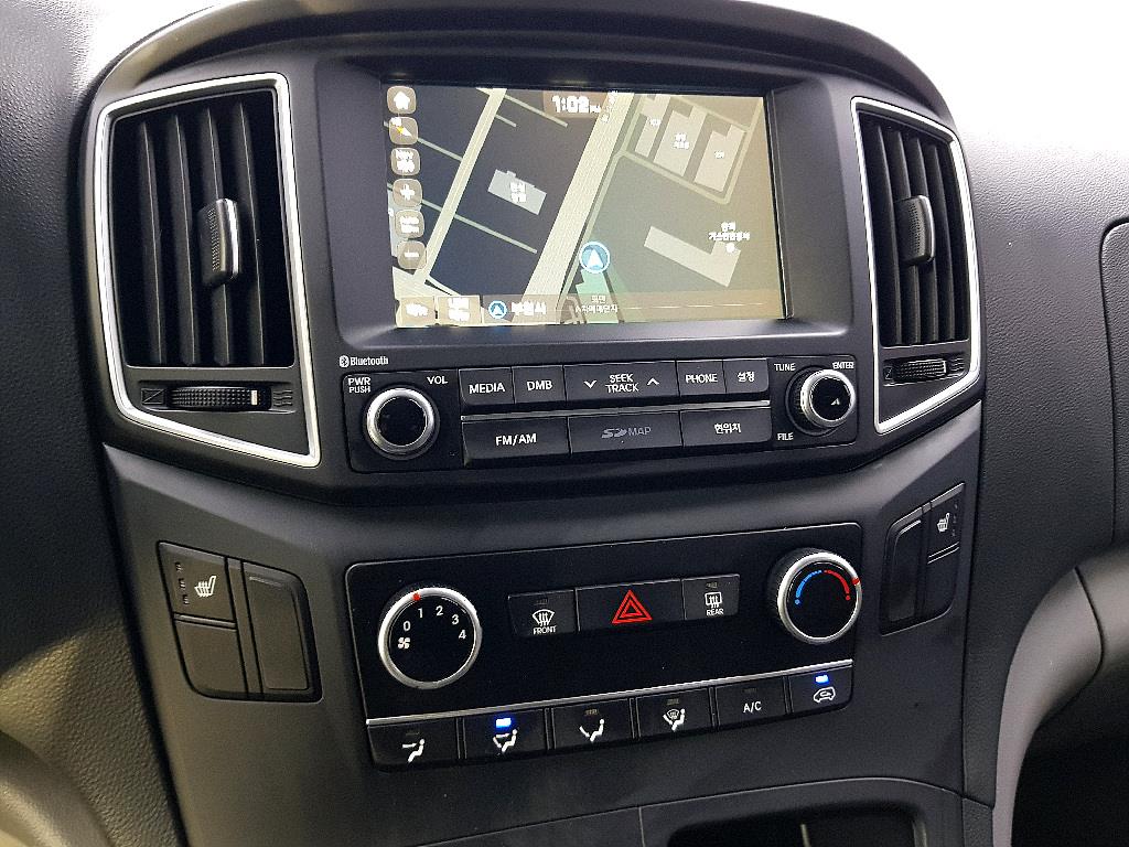 HYUNDAI Starex - Vista 12