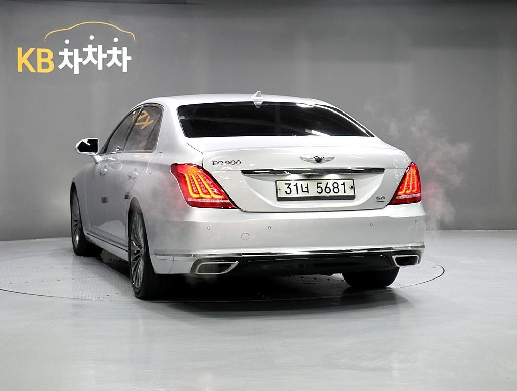 Genesis EQ900 - Vista 4