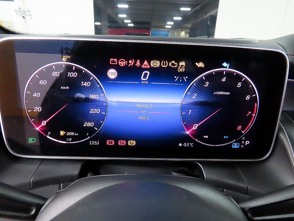 Mercedes Benz GLC Class - Vista 8