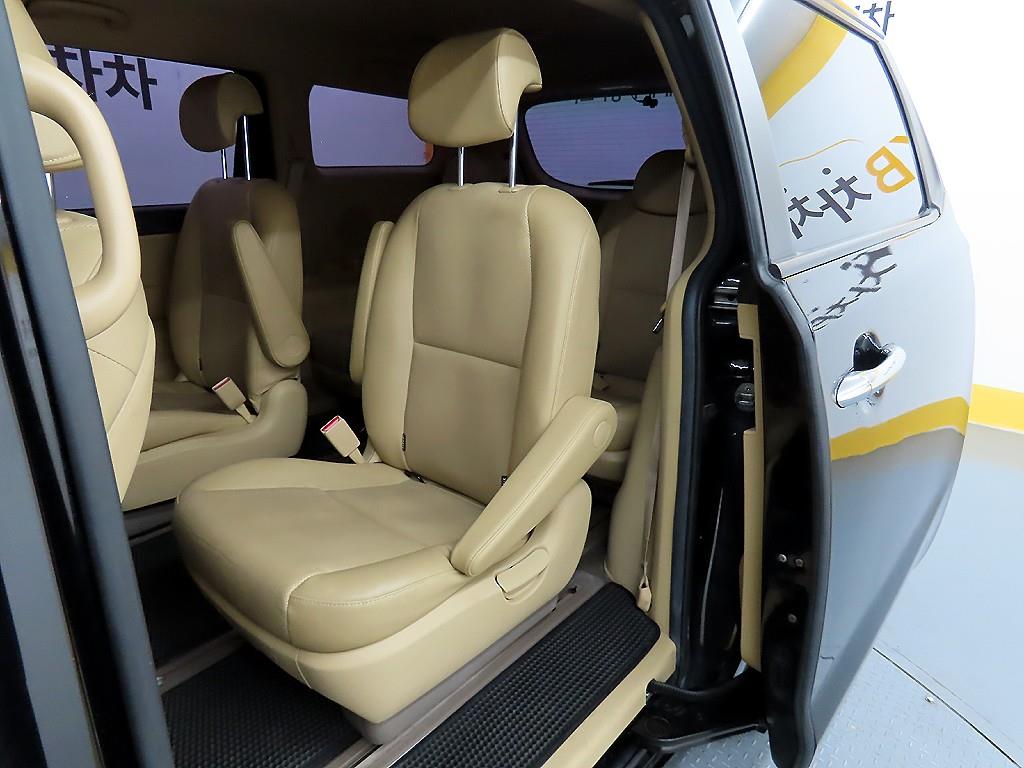 KIA Carnival - Vista 6