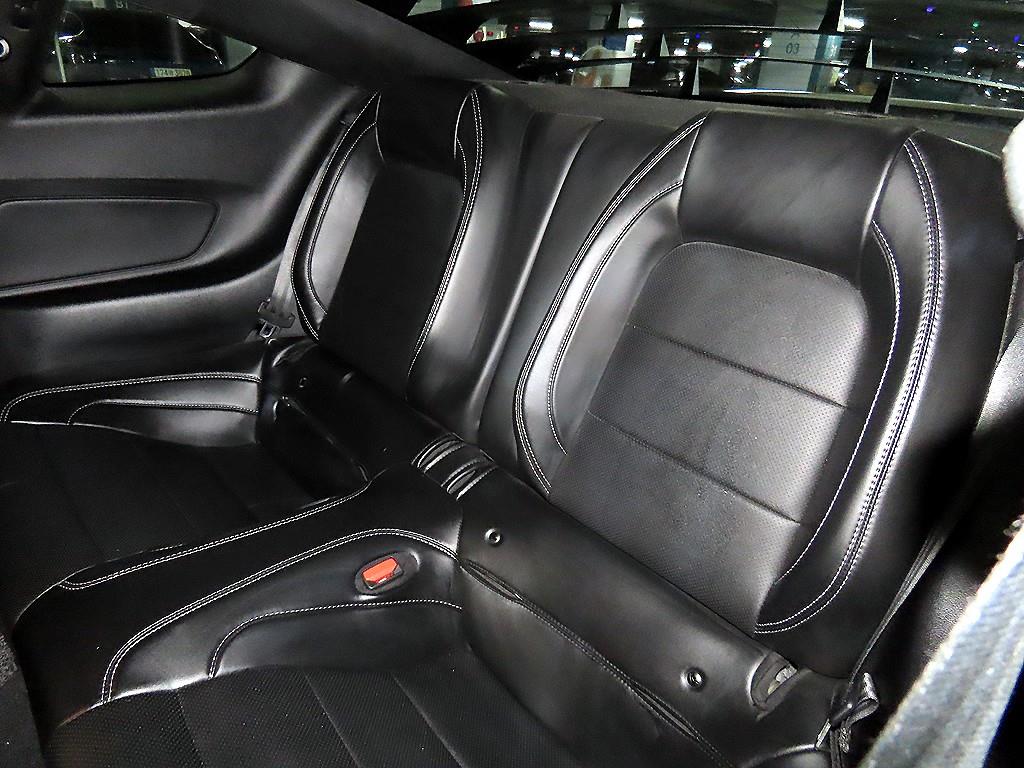 Ford Mustang - Vista 7