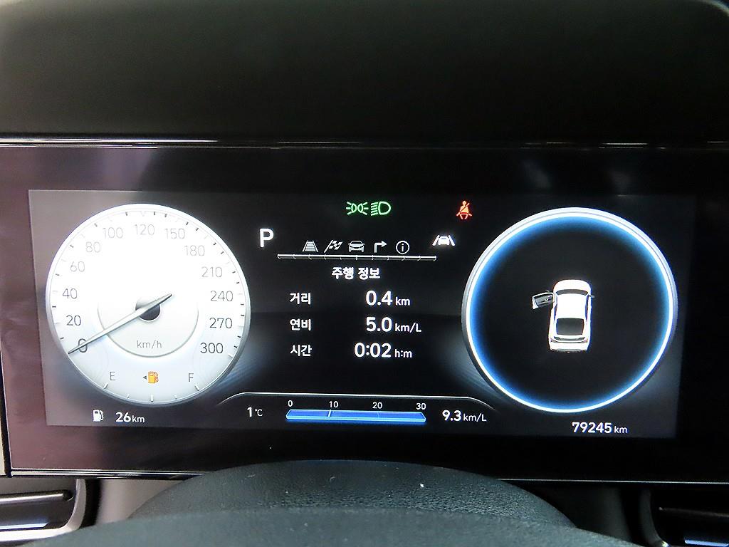 HYUNDAI Avante - Vista 9