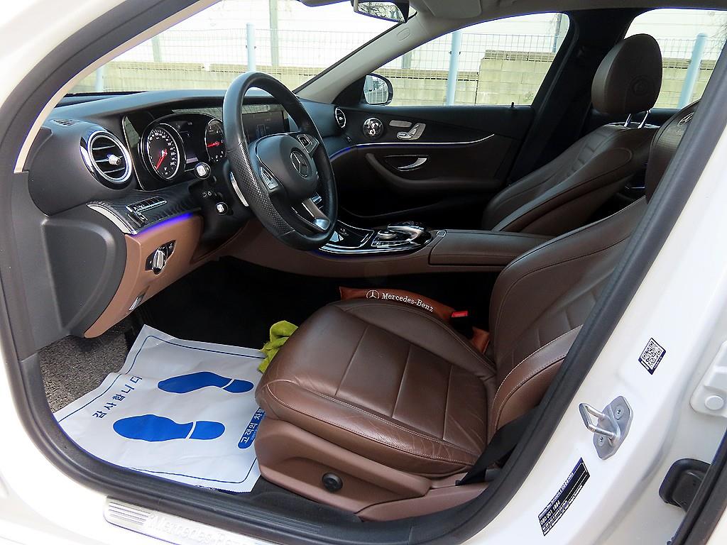 Mercedes Benz E class - Vista 5