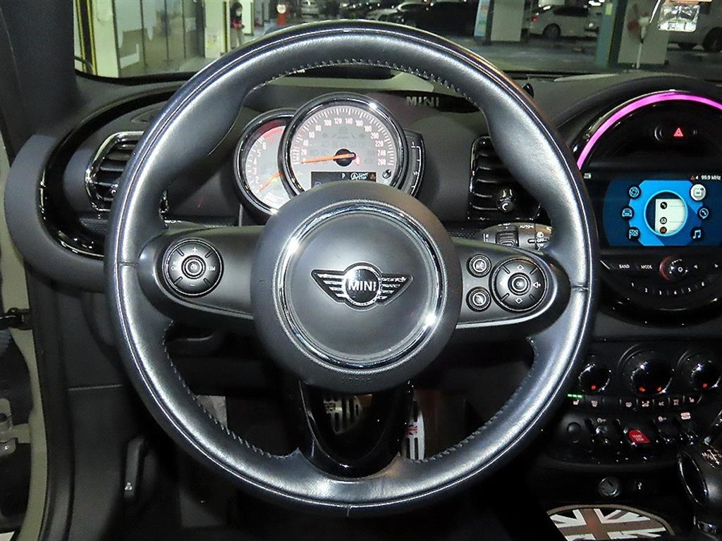 Mini Clubman - Vista 8