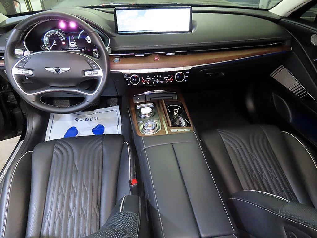 Genesis G80 - Vista 10