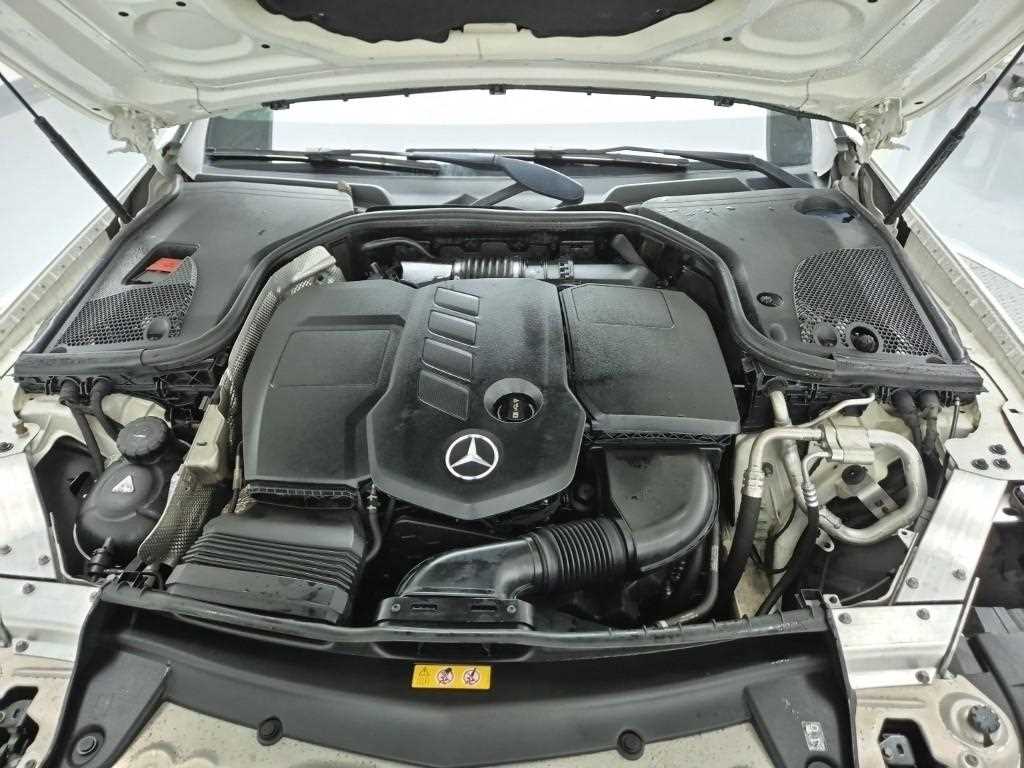 Mercedes Benz E class - Vista 5