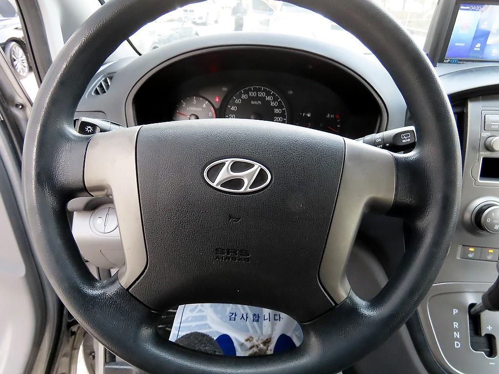 HYUNDAI Starex - Vista 9