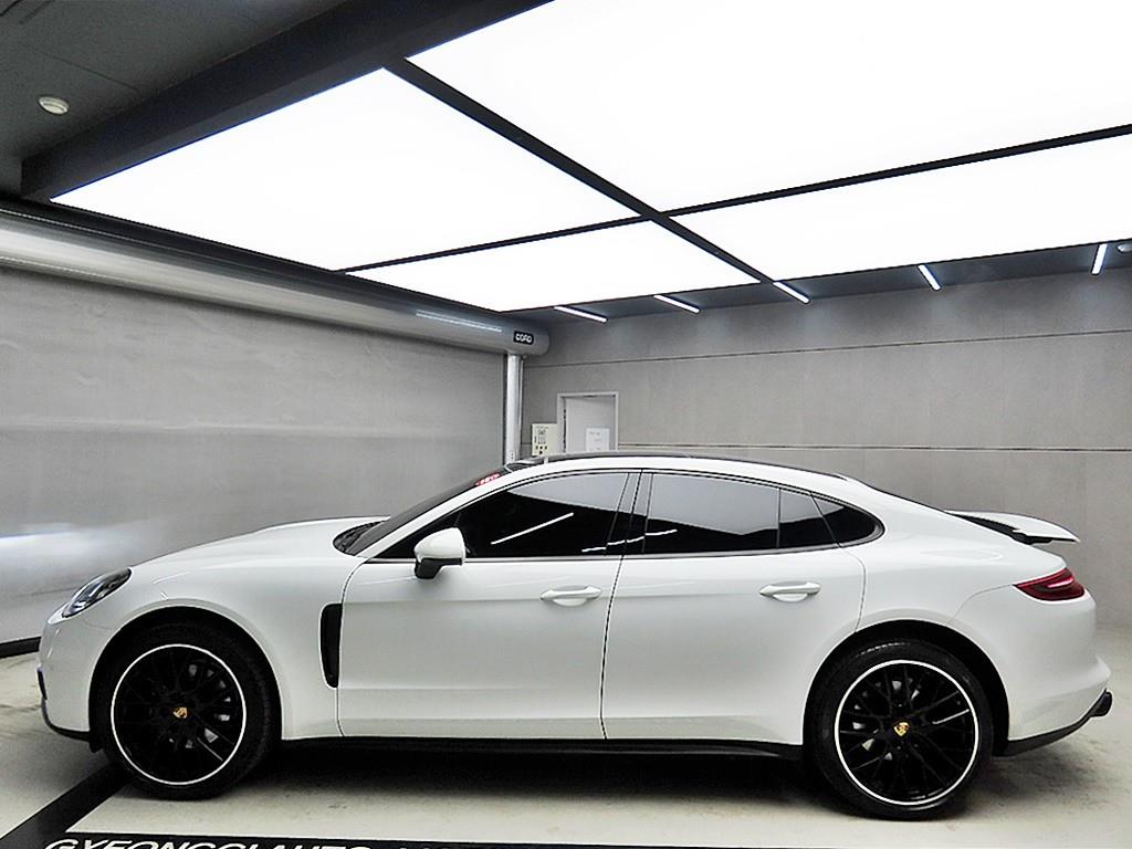 Porsche Panamera - Vista 4