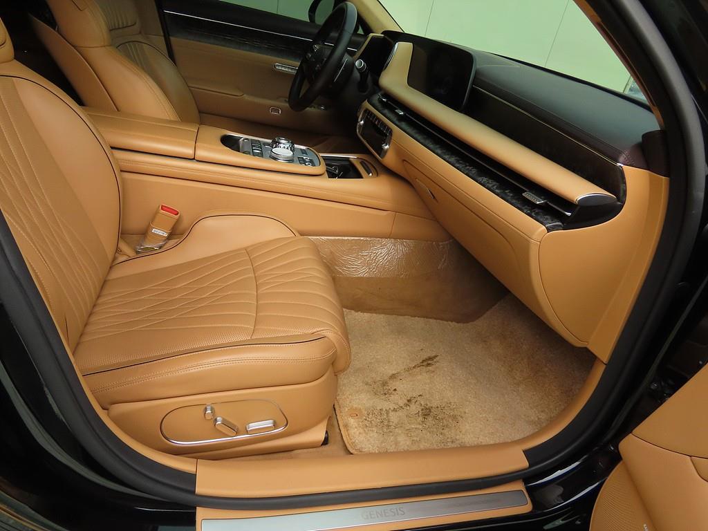 Genesis G90 - Vista 6