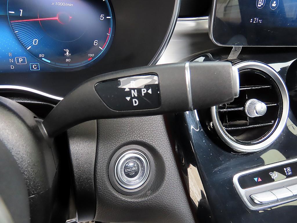 Mercedes Benz GLC Class - Vista 11