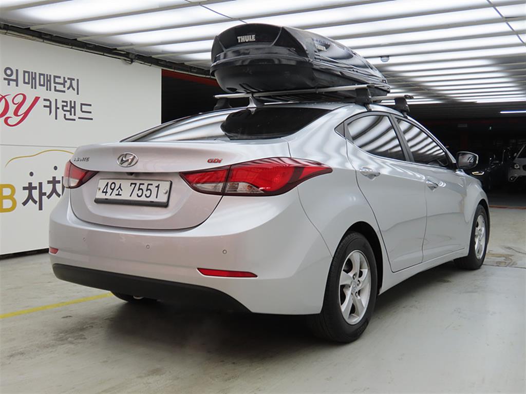 HYUNDAI Avante - Vista 4