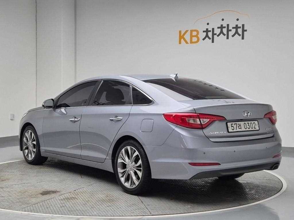 HYUNDAI Sonata - Vista 2