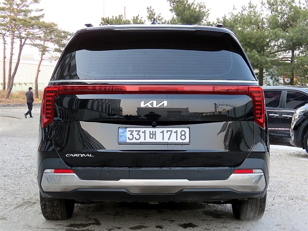 KIA Carnival - Vista 4