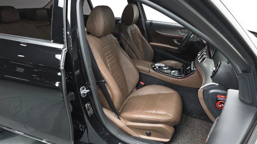 Mercedes Benz E class - Vista 9