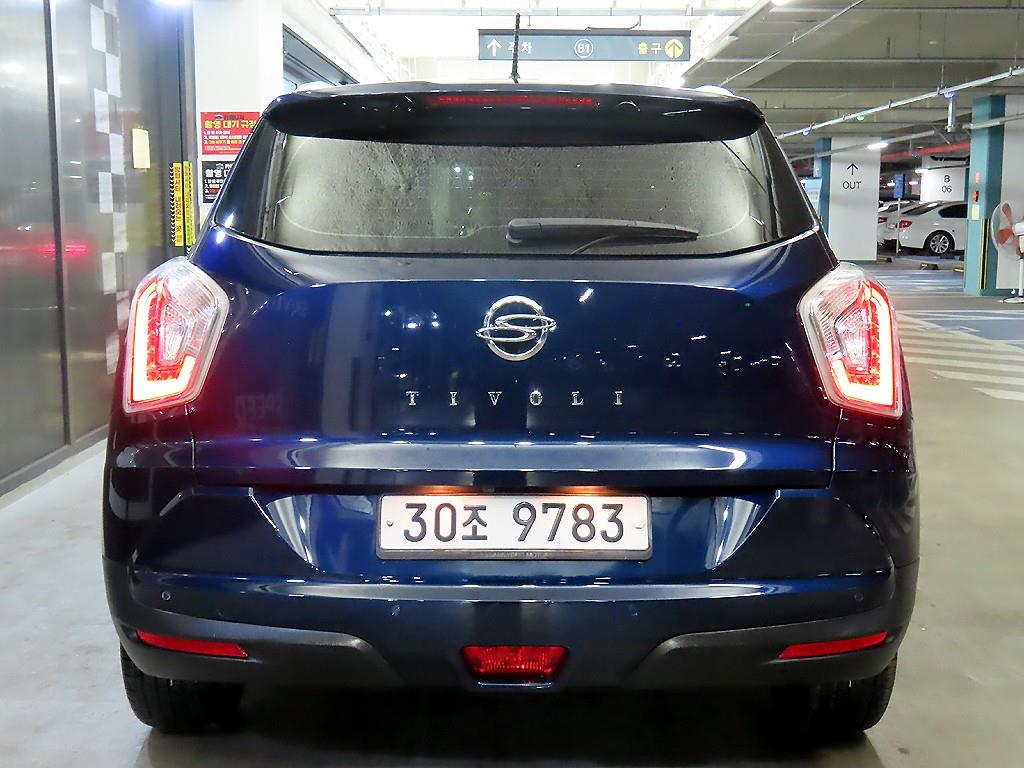 Ssangyong Tivoli - Vista 5