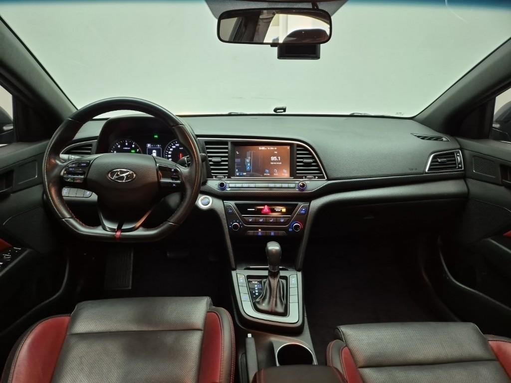 HYUNDAI Avante - Vista 7