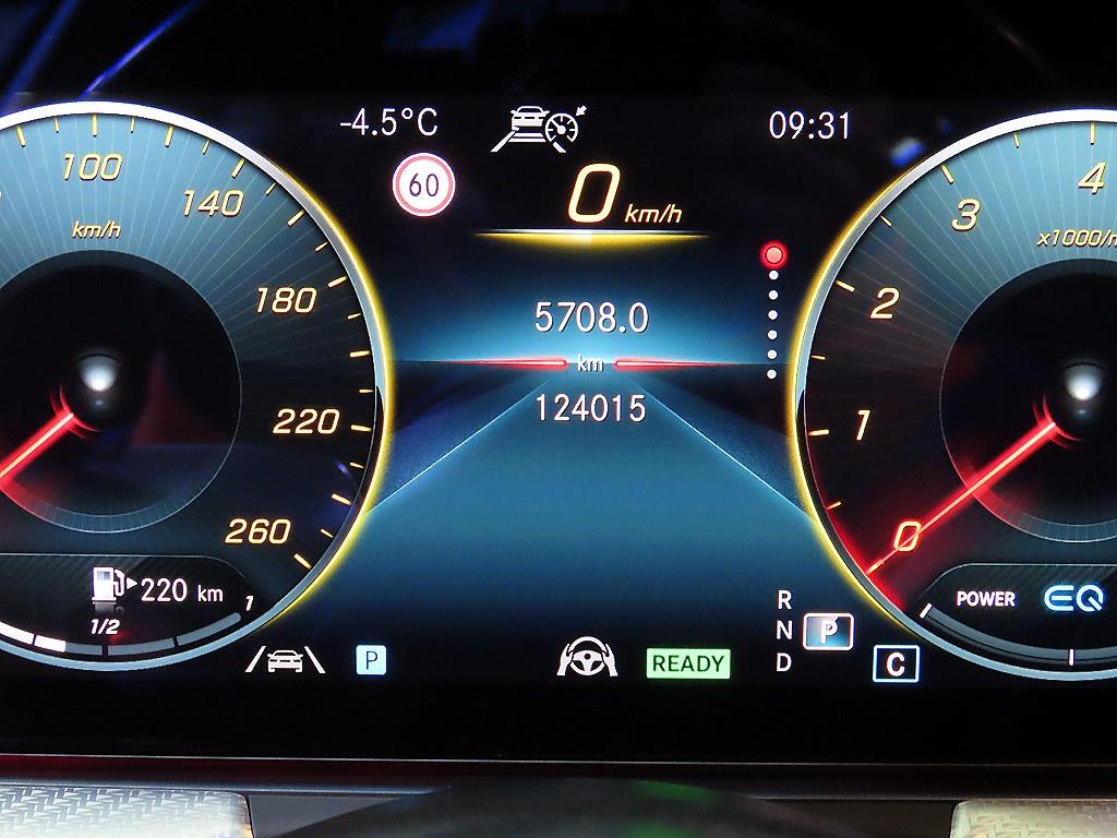 Mercedes Benz E class - Vista 9