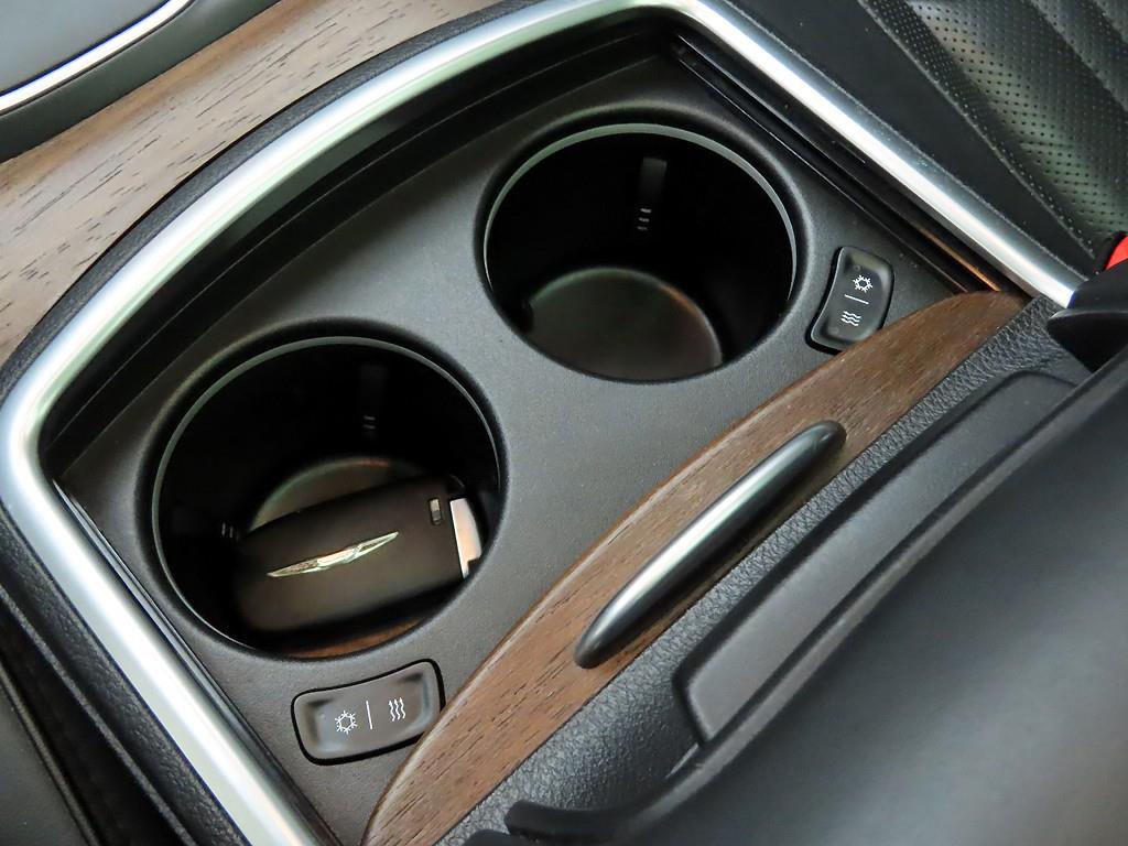 Chrysler 300C - Vista 11