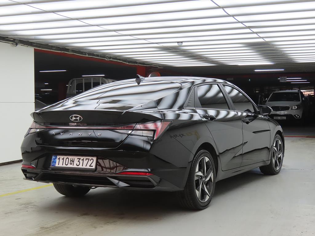 HYUNDAI Avante - Vista 4