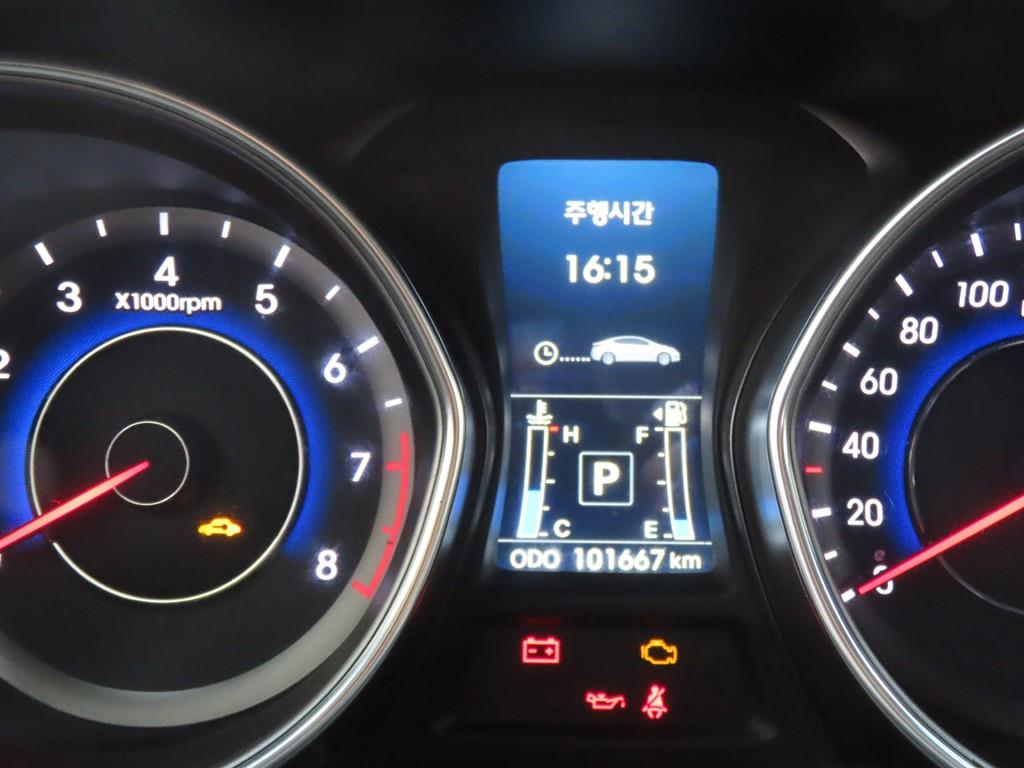 HYUNDAI Avante - Vista 8