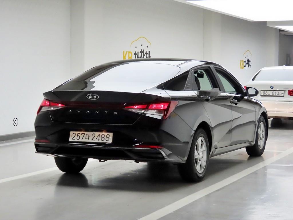 HYUNDAI Avante - Vista 4