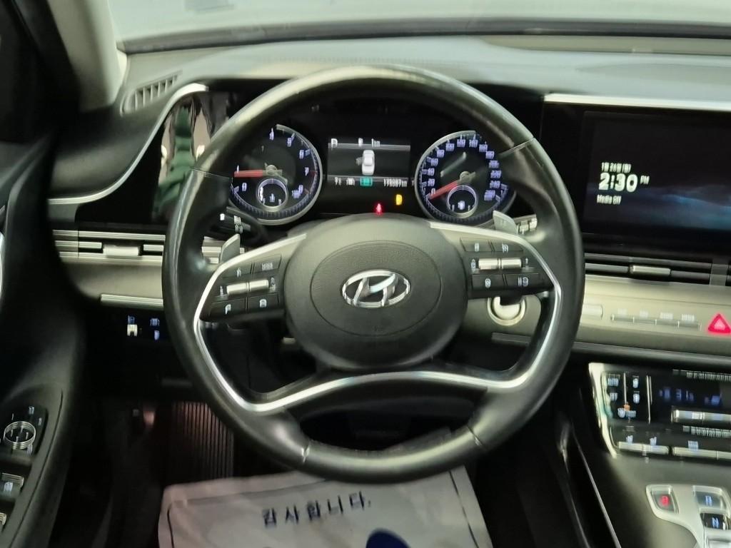 HYUNDAI Grandeur - Vista 9