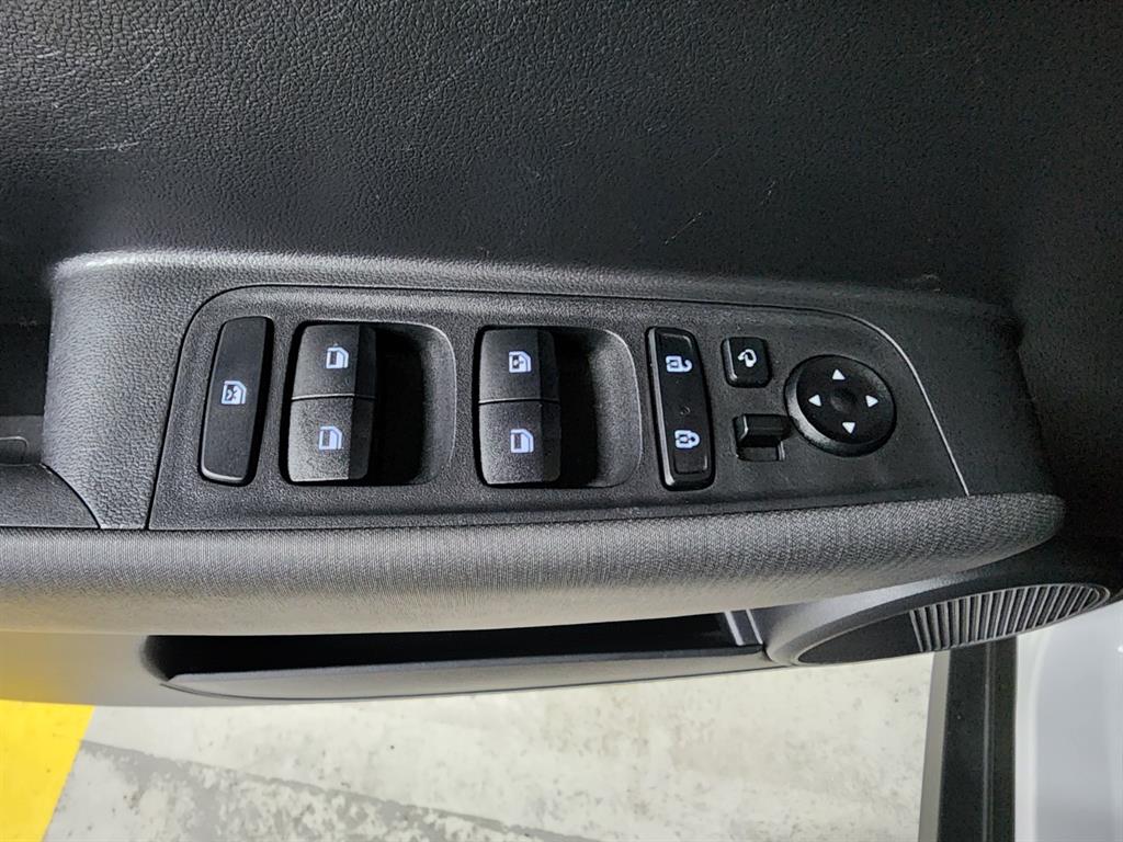 HYUNDAI Casper - Vista 8