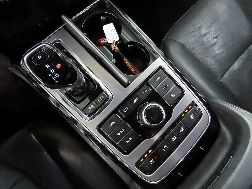 HYUNDAI Equus - Vista 10