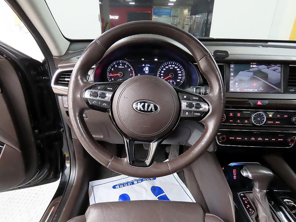 KIA K7 - Vista 9