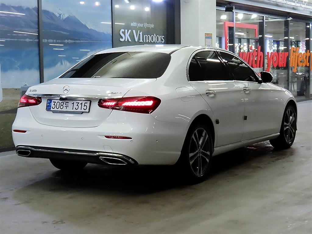 Mercedes Benz E class - Vista 4