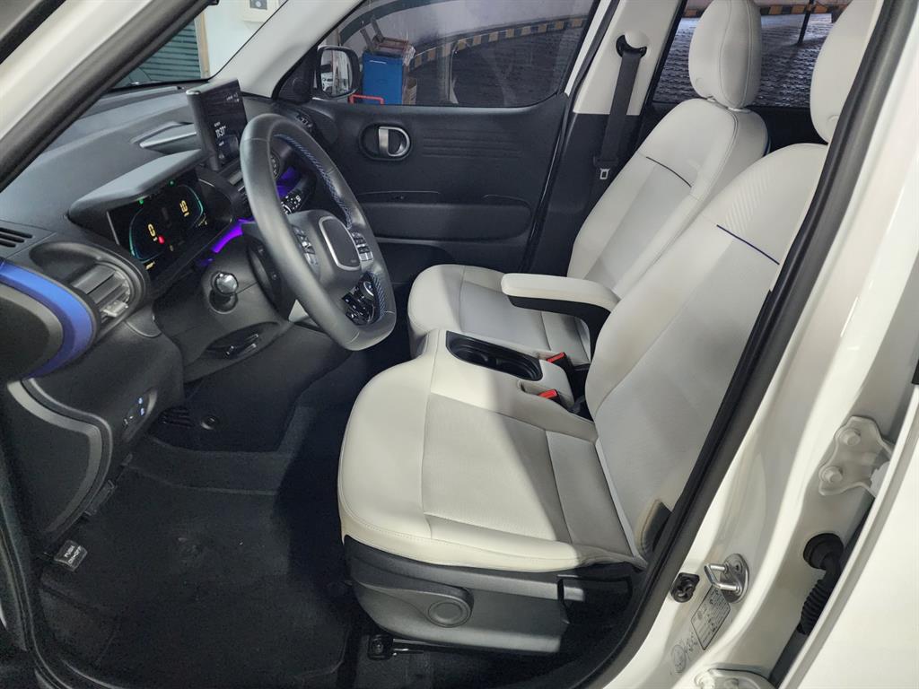 HYUNDAI Casper - Vista 7