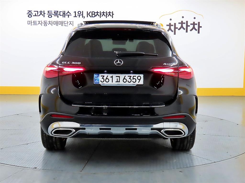Mercedes Benz GLC Class - Vista 4