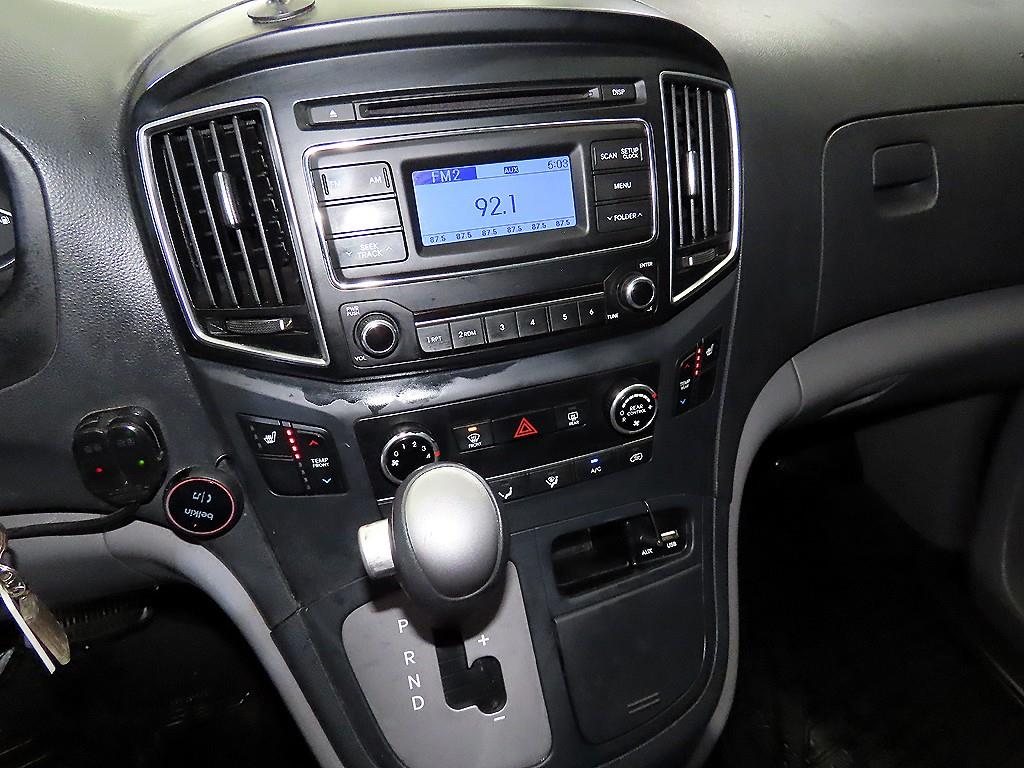 HYUNDAI Starex - Vista 11