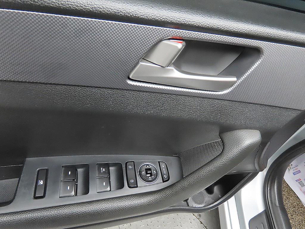 HYUNDAI Sonata 2018 Gris - Importación desde Corea - HF Imports Iquique - Foto 13