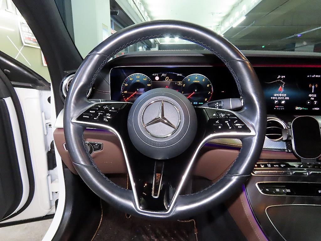 Mercedes Benz E class - Vista 8