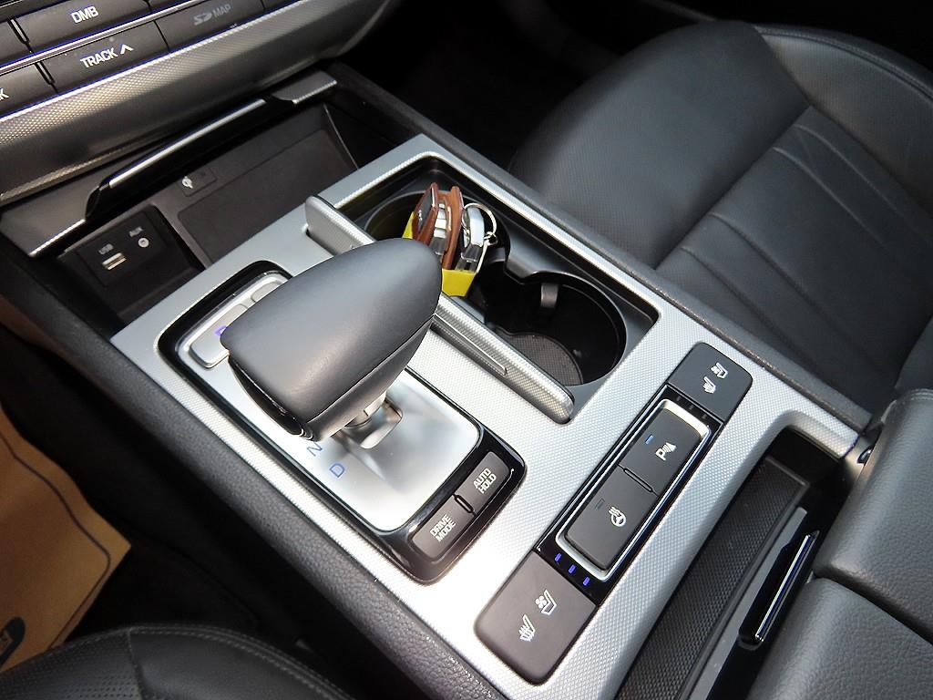 Genesis G80 - Vista 10