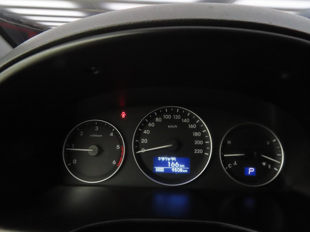 HYUNDAI Starex - Vista 9