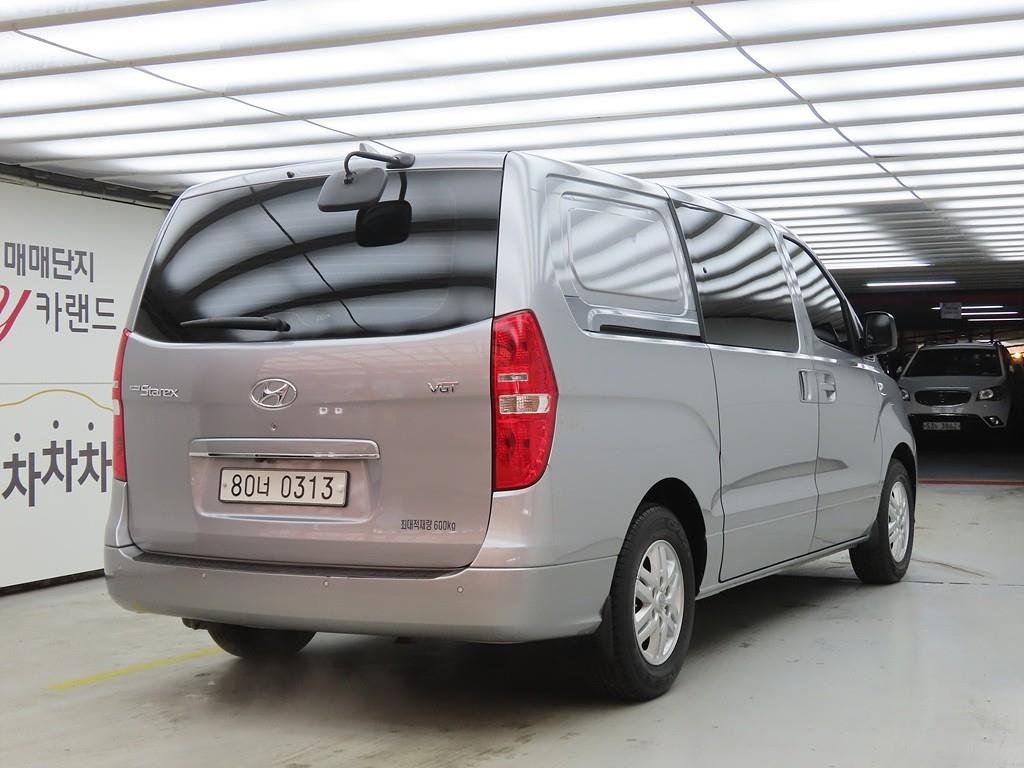 HYUNDAI Starex - Vista 4