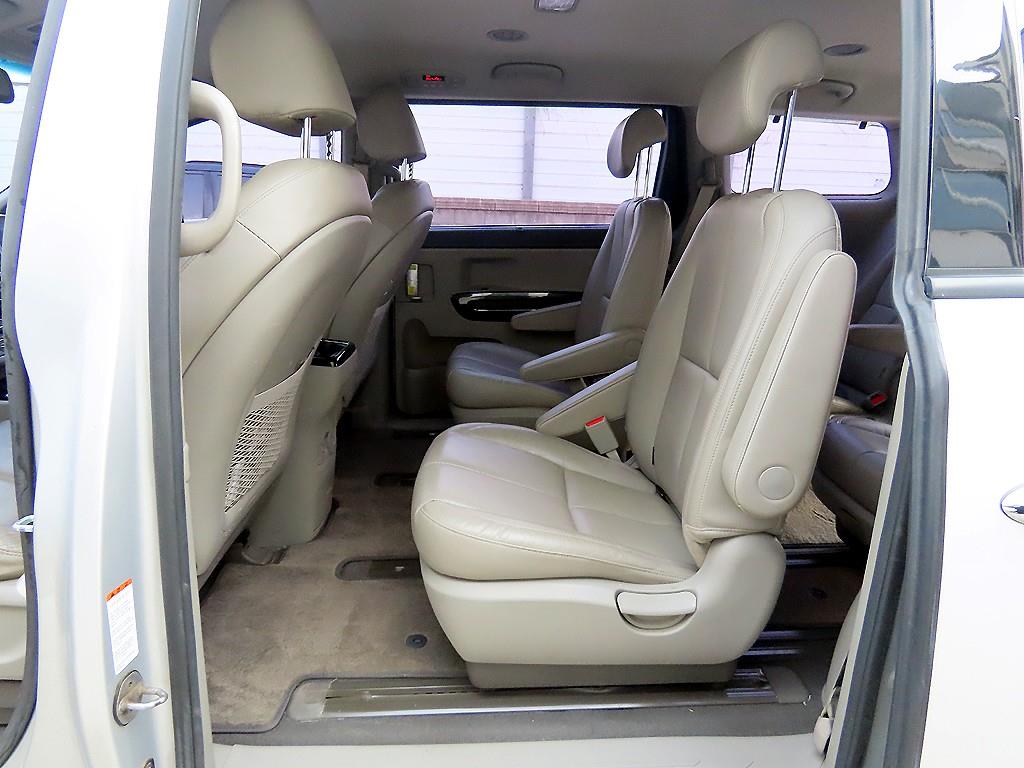 KIA Carnival - Vista 6