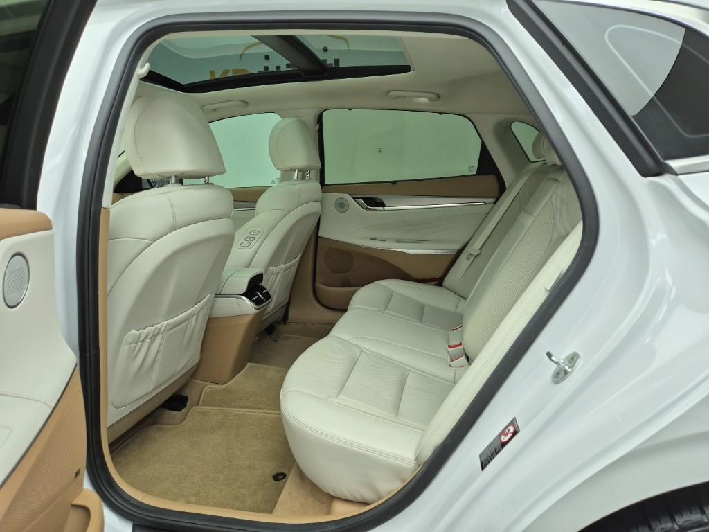 HYUNDAI Grandeur - Vista 12