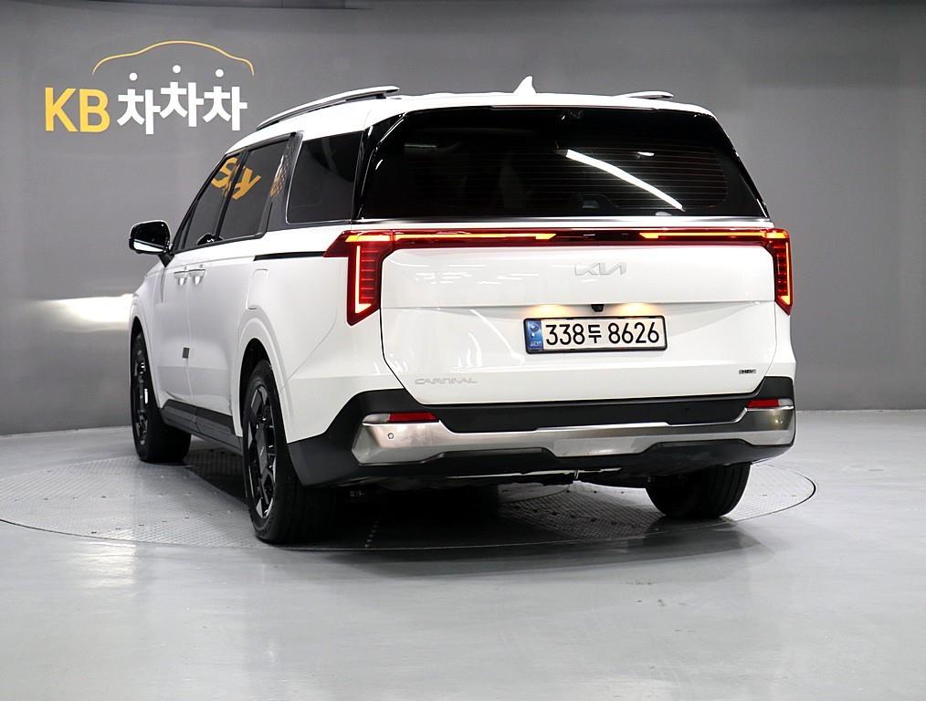 KIA Carnival - Vista 4