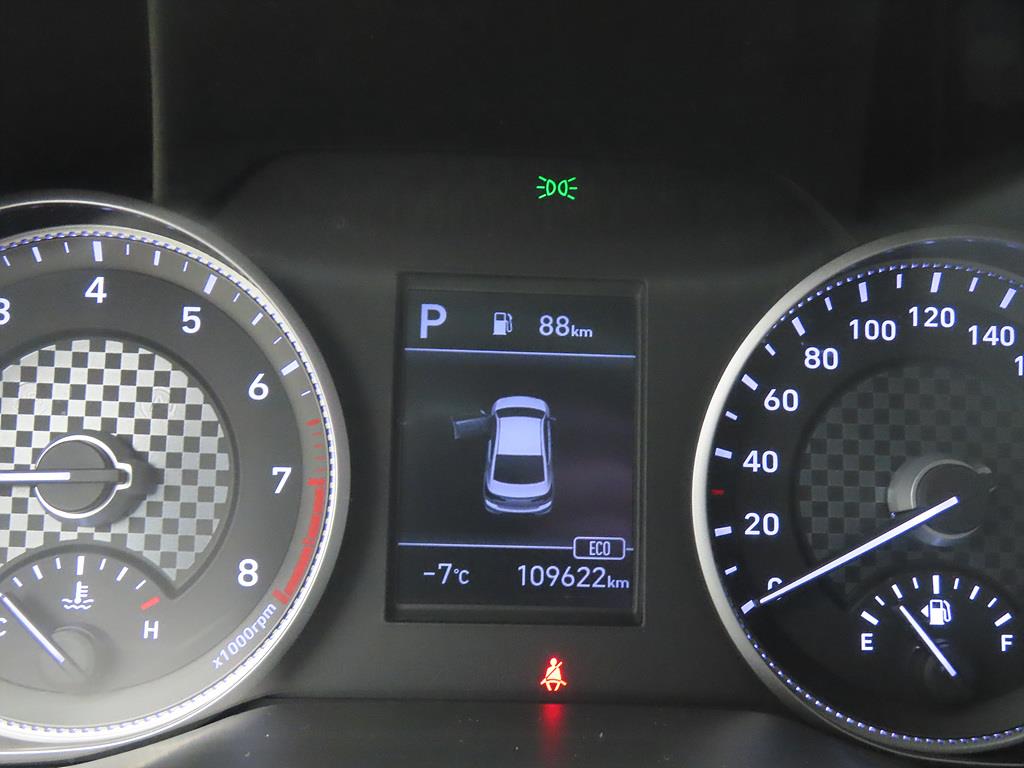 HYUNDAI Avante - Vista 9